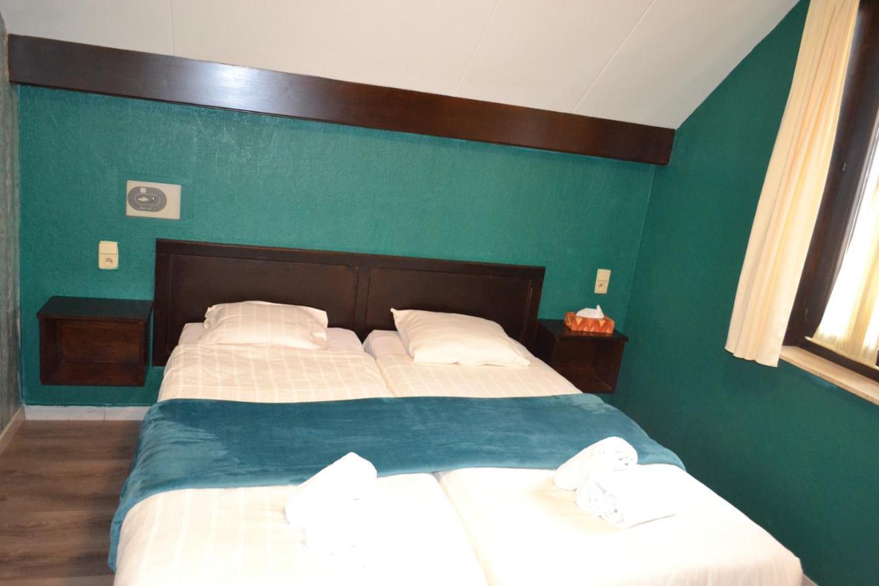 Hotel Plaza *